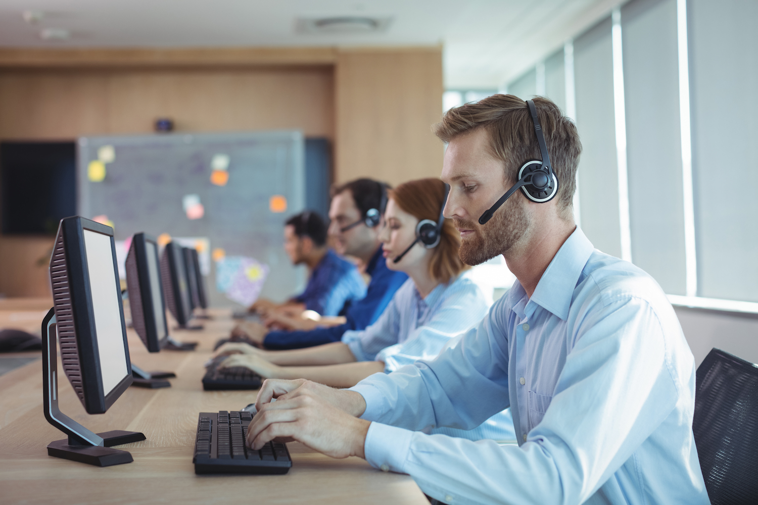 Büro Mitarbeiter im Call Center